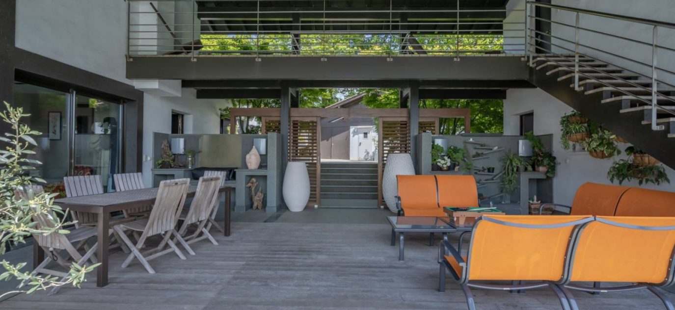 Magnifique maison contemporaine articulée autour d’un patio – 6 pièces – 5 chambres – 400 m²