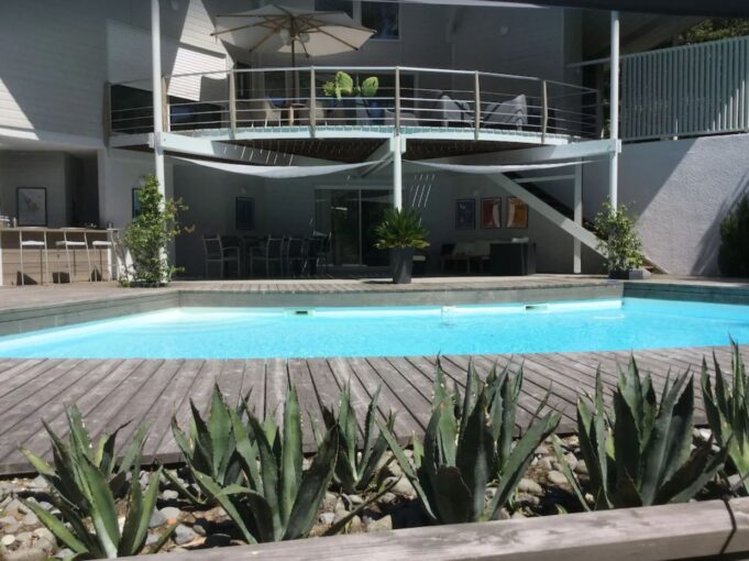 Villa avec piscine – 5 chambres – 9 voyageurs – 200 m²