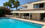 Villa avec piscine – 6 pièces – 5 chambres – 390 m²