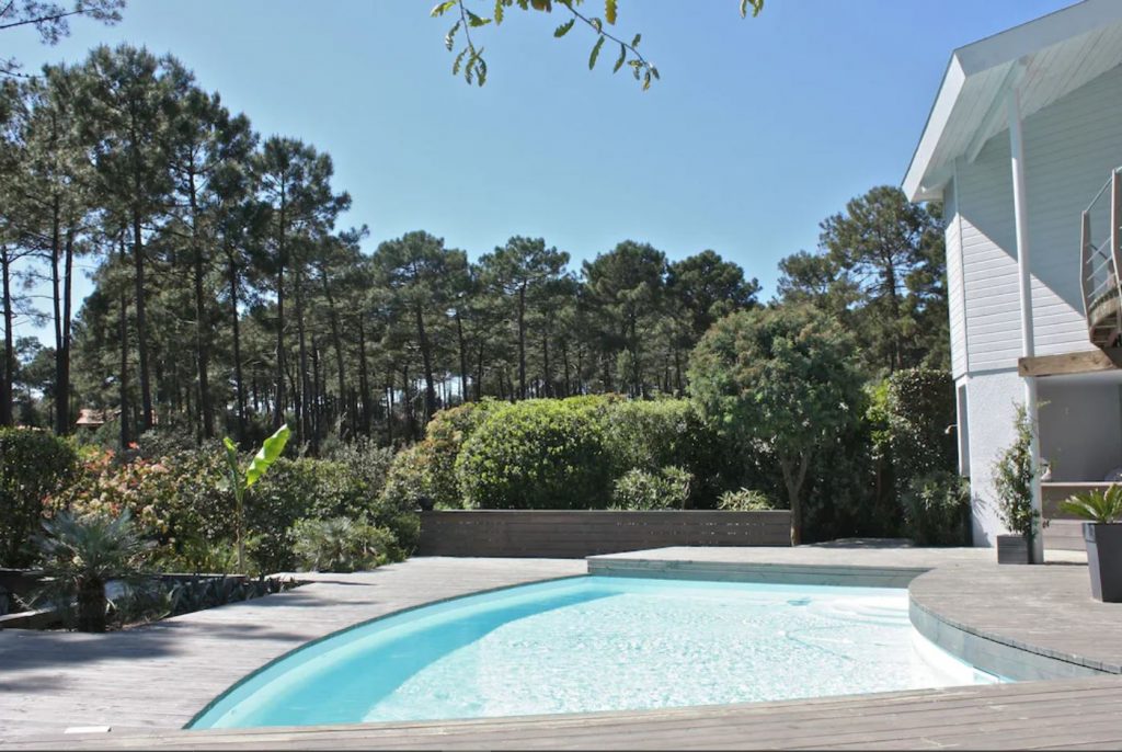 Villa avec piscine – 5 chambres – 9 voyageurs – 200 m²