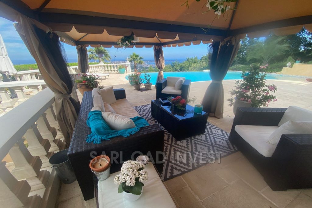 MAISON – 6 pièces – 5 chambres – 465 m²