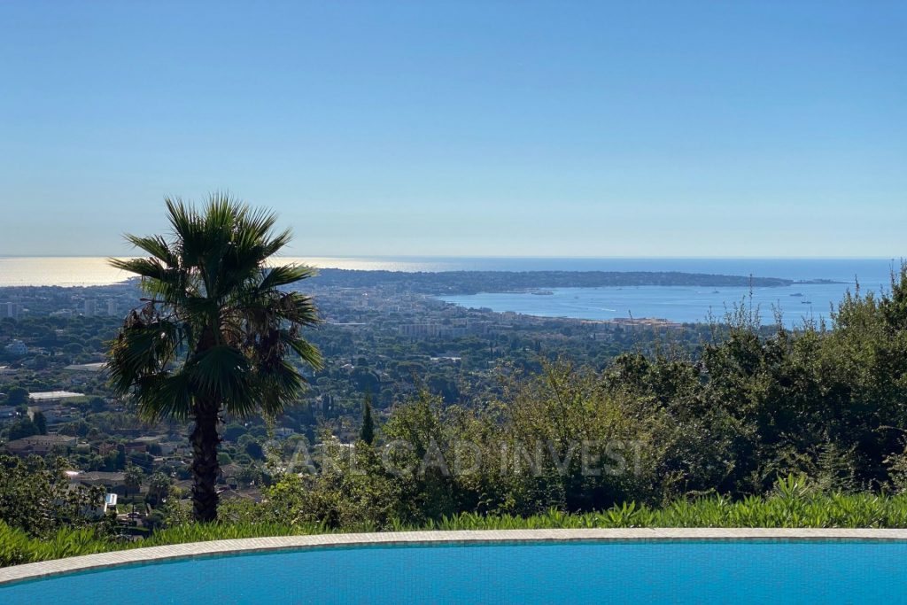 MAISON – 6 pièces – 5 chambres – 465 m²