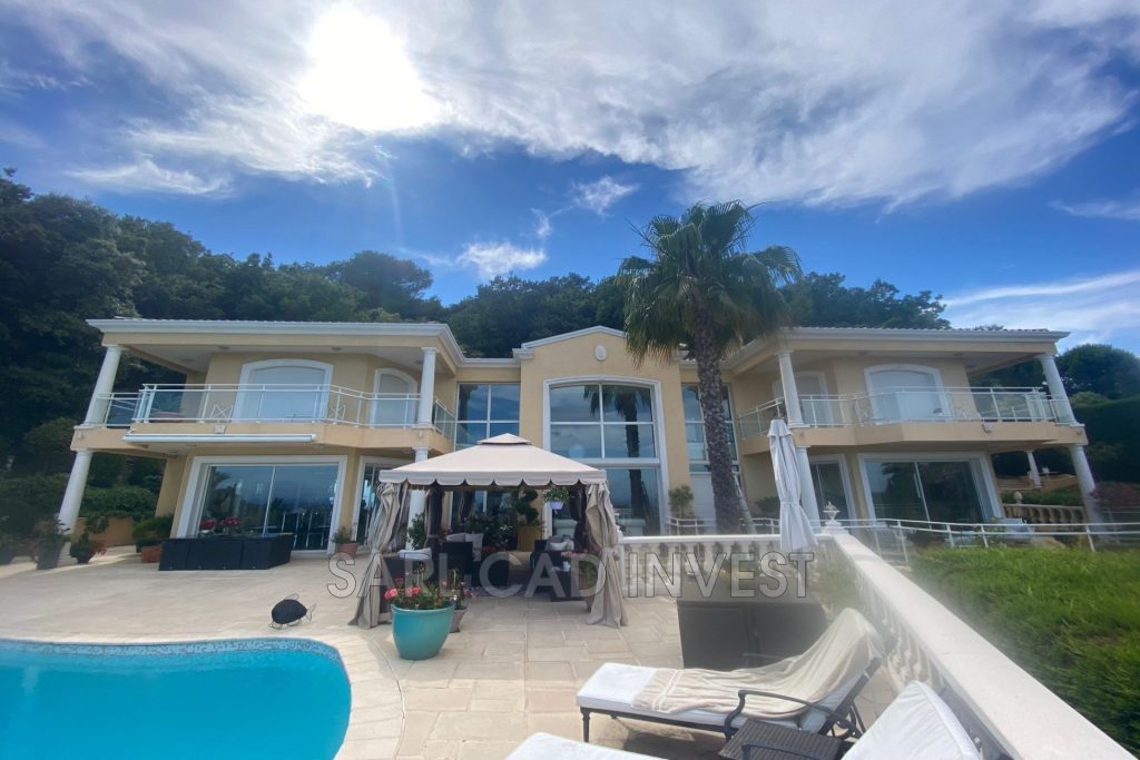 MAISON – 6 pièces – 5 chambres – 465 m²