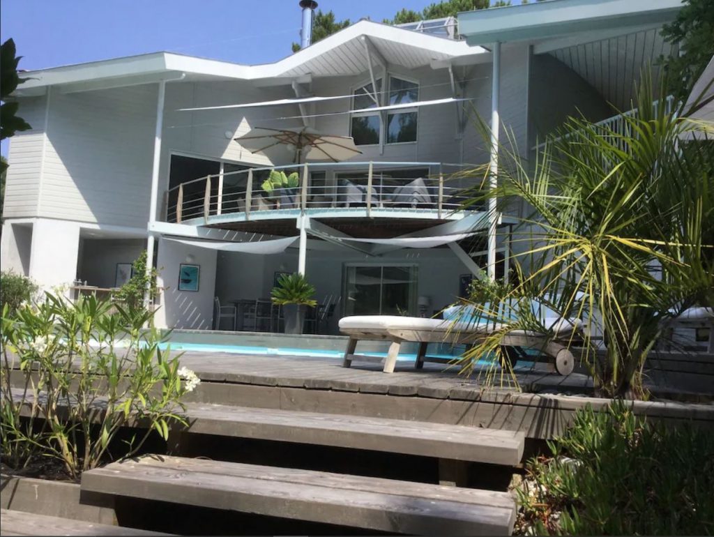 Villa avec piscine – 5 chambres – 9 voyageurs – 200 m²