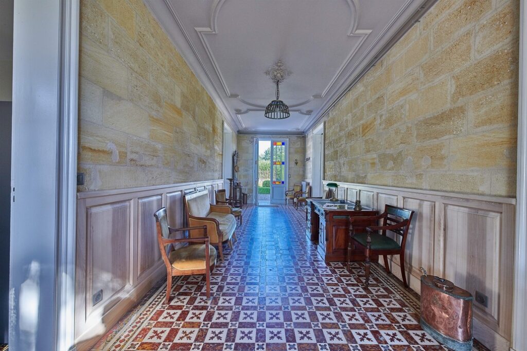 Château – 5 chambres – 10 voyageurs – 294 m²