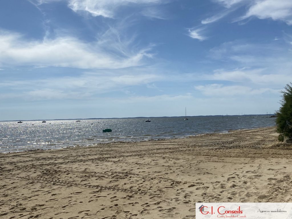 Villa avec piscine – 6 pièces – 6 chambres – 200 m²