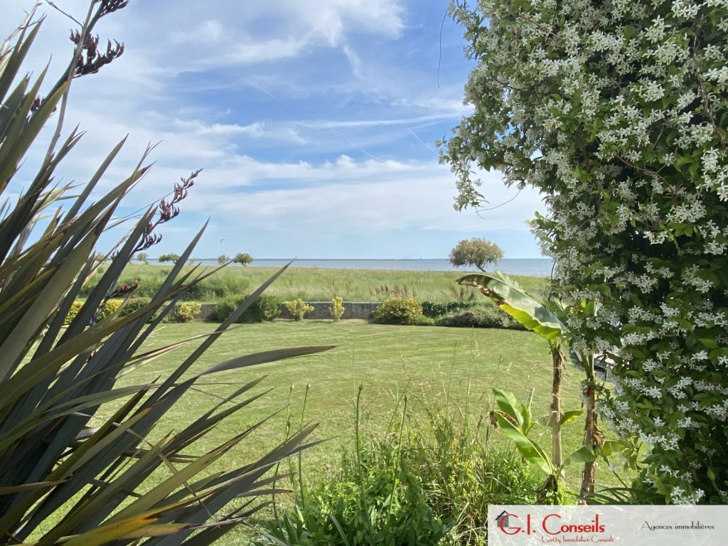 Villa avec piscine – 6 pièces – 6 chambres – 200 m²