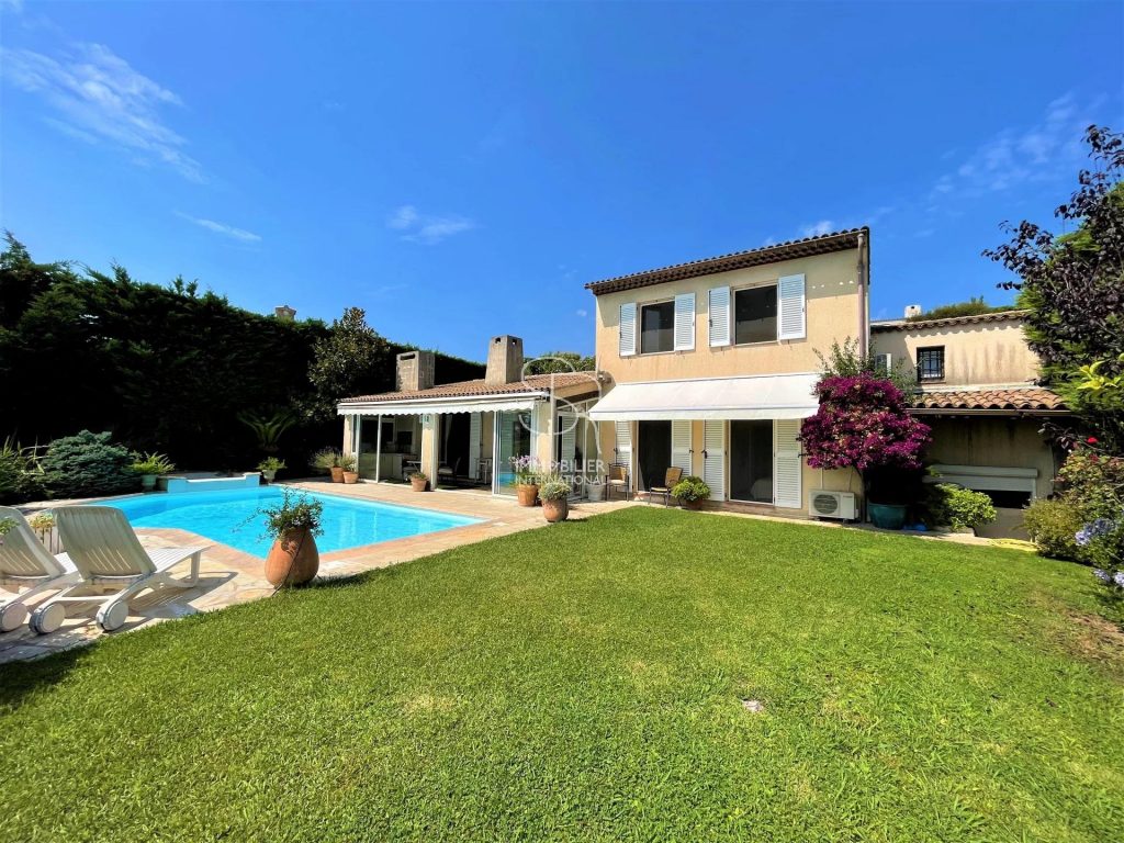 Superbe villa située dans fameux domaine “Les Hauts de Vaugrenier” – 5 pièces – 3 chambres