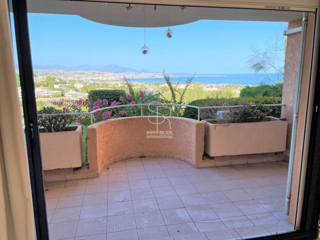 Appartement traversant – 5 pièces – 3 chambres – 107 m²