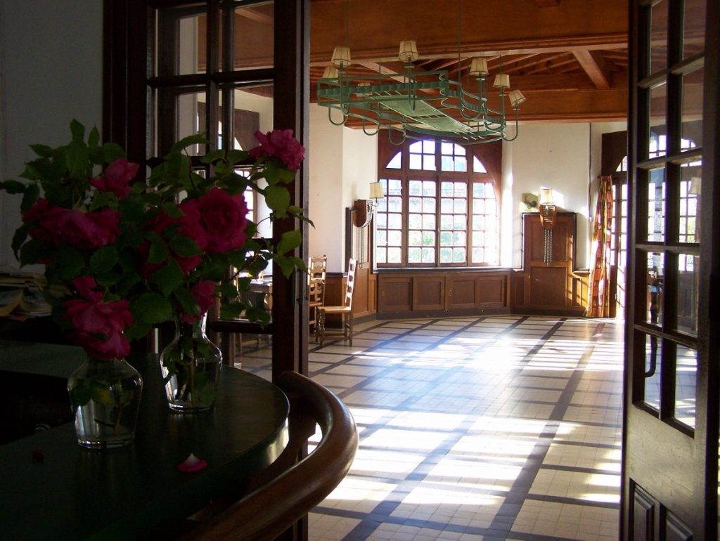 Maison en pierre du 19ème siècle – 15 pièces – 6 chambres – 450 m²