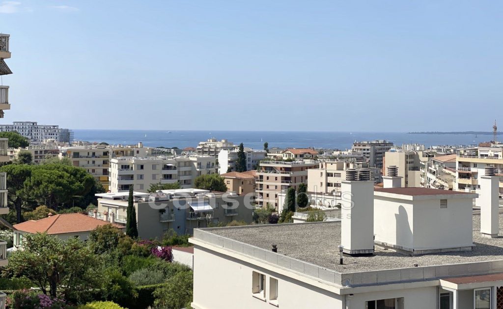 Appartement dans immeuble récent – 4 pièces – 3 chambres – 108 m²