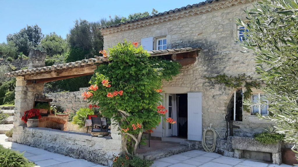 Mas – 4 pièces – 3 chambres – 140 m²