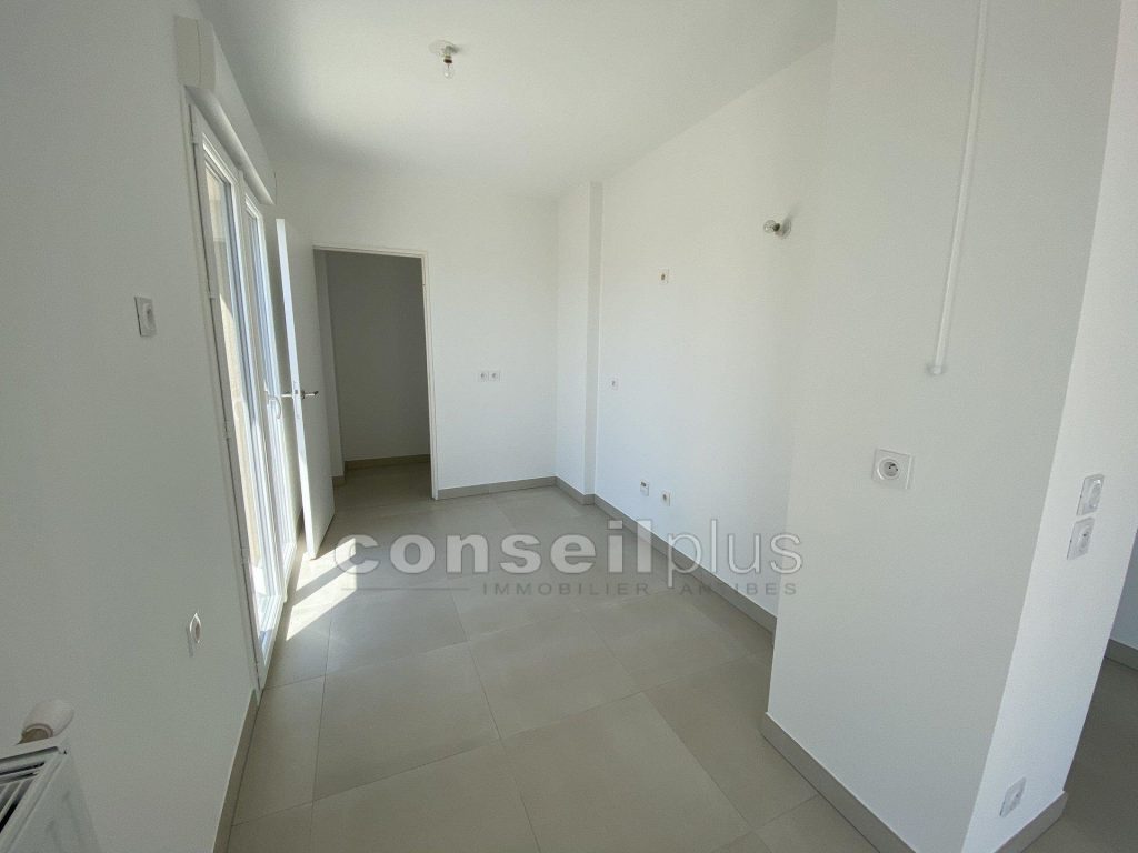 Appartement dans immeuble récent – 4 pièces – 3 chambres – 108 m²