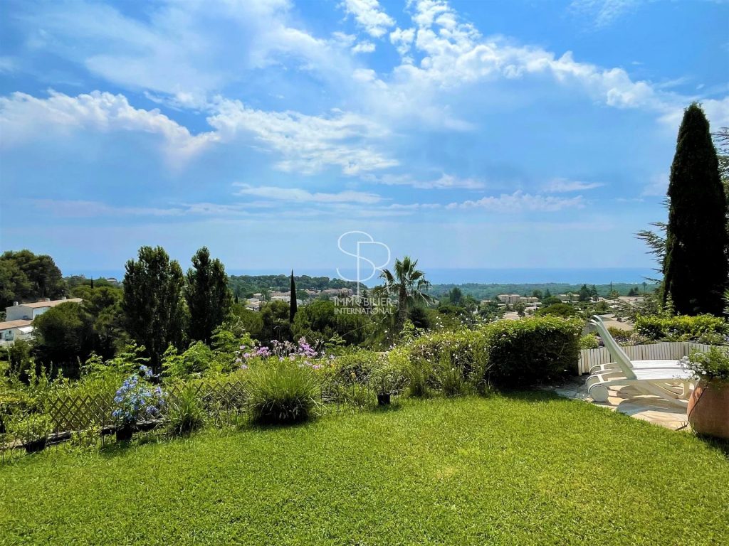 Superbe villa située dans fameux domaine “Les Hauts de Vaugrenier” – 5 pièces – 3 chambres