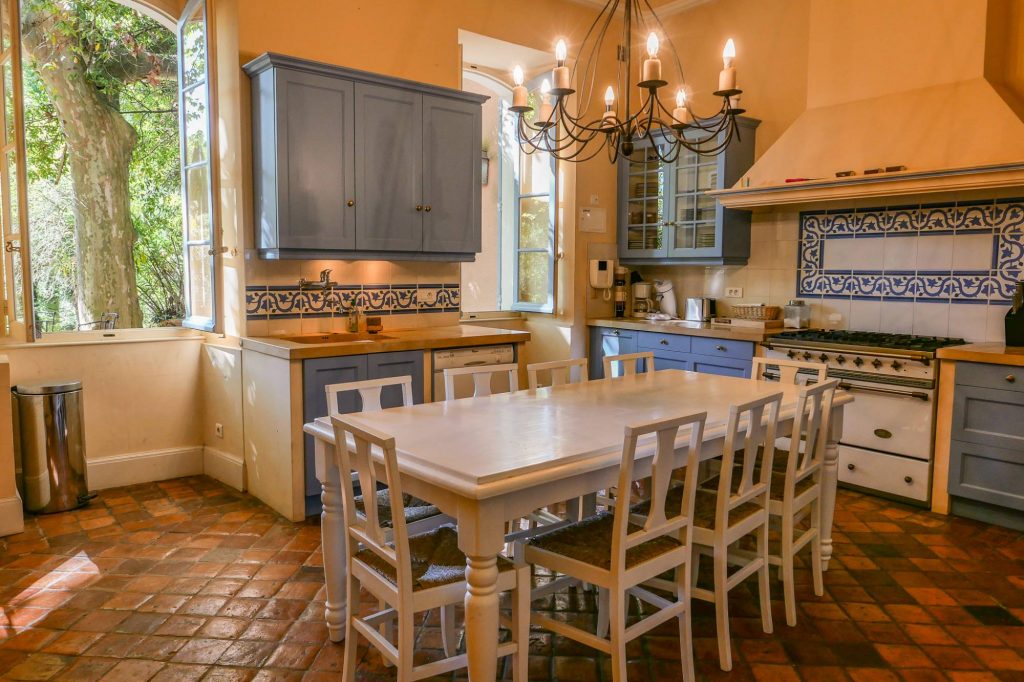 Bastide d’exception au cœur de l’Enclave des Papes – 7 pièces – 6 chambres – 540 m²