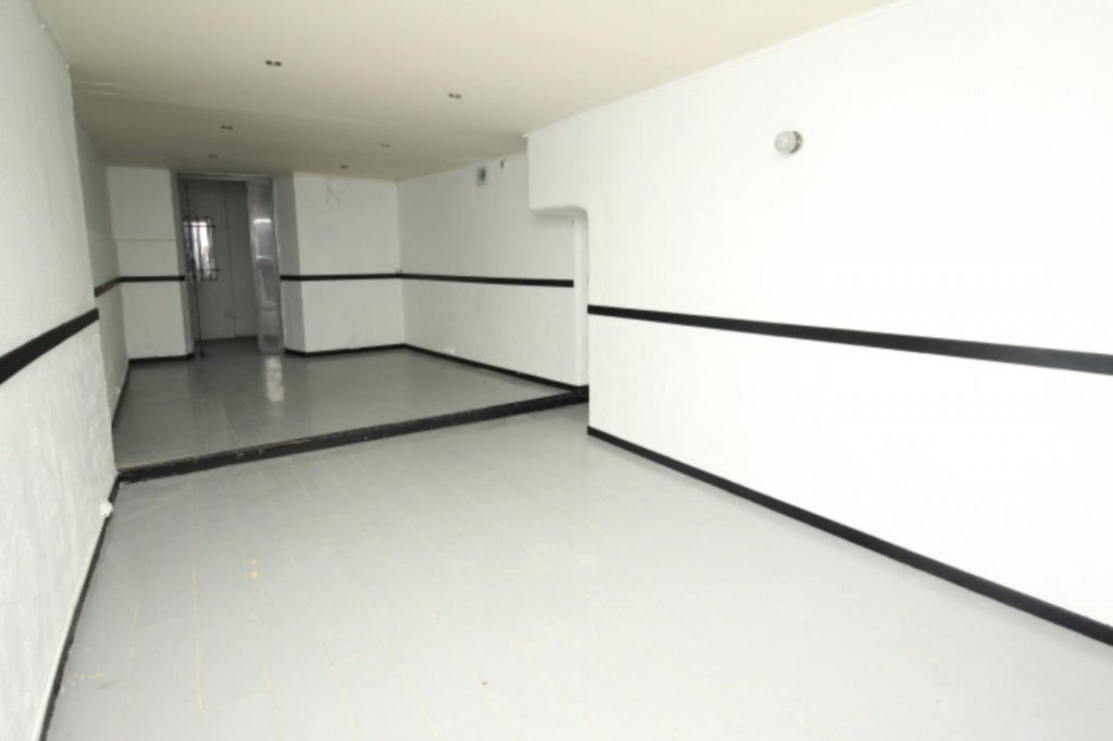 Local commercial transformable en appartement – 1 pièce – 1 chambre – 40 m²