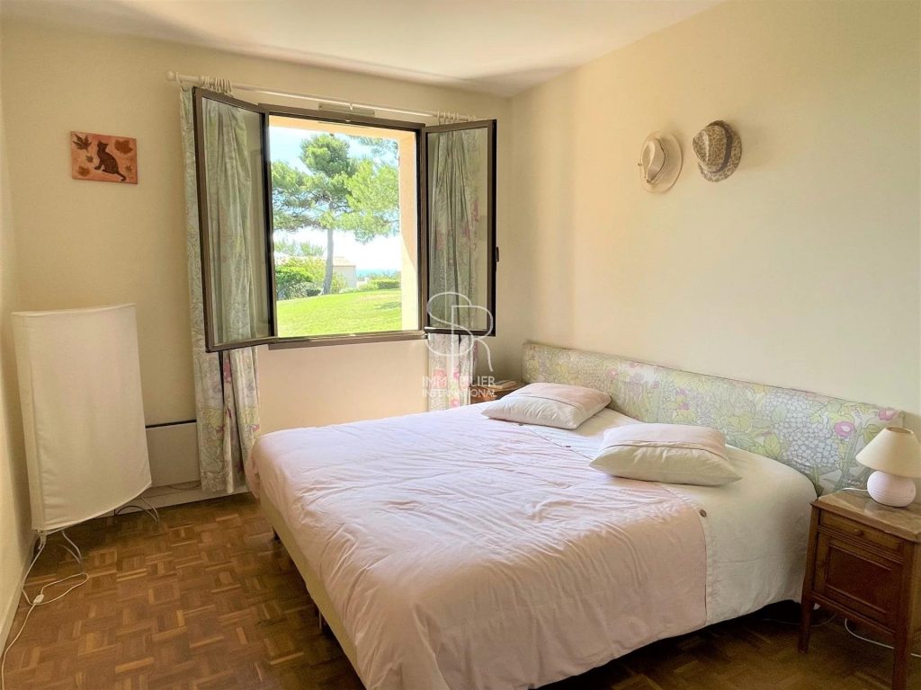 Appartement dans le fameux domaine des Hauts de Vaugrenier – 2 pièces – 1 chambre – 61 m²