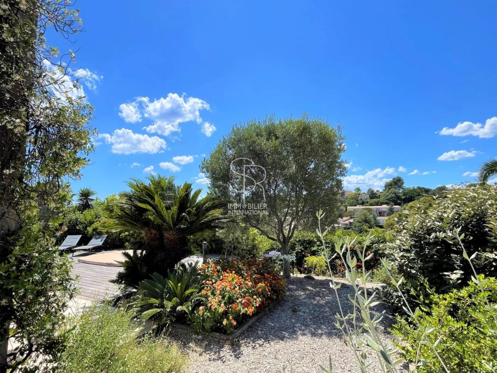 Superbe villa rénovée avec goût et modernité – 4 pièces – 3 chambres – 97 m²