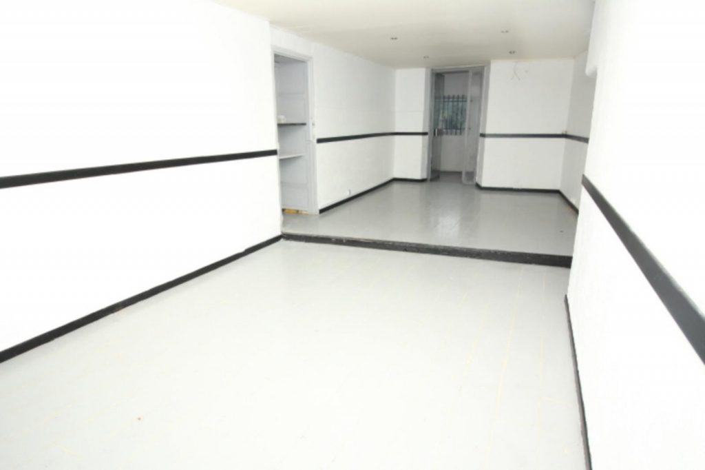 Local commercial transformable en appartement – 1 pièce – 1 chambre – 40 m²