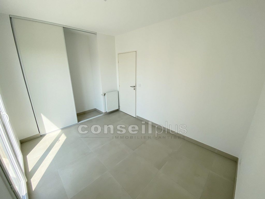 Appartement dans immeuble récent – 4 pièces – 3 chambres – 108 m²