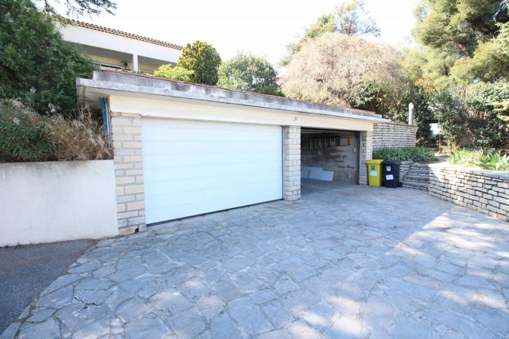 Appartement entièrement rénové par architecte – 4 pièces – 3 chambres – 125 m²