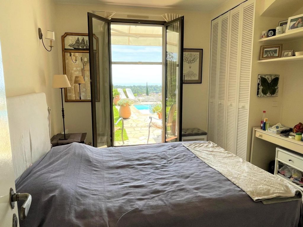 Superbe villa située dans fameux domaine “Les Hauts de Vaugrenier” – 5 pièces – 3 chambres