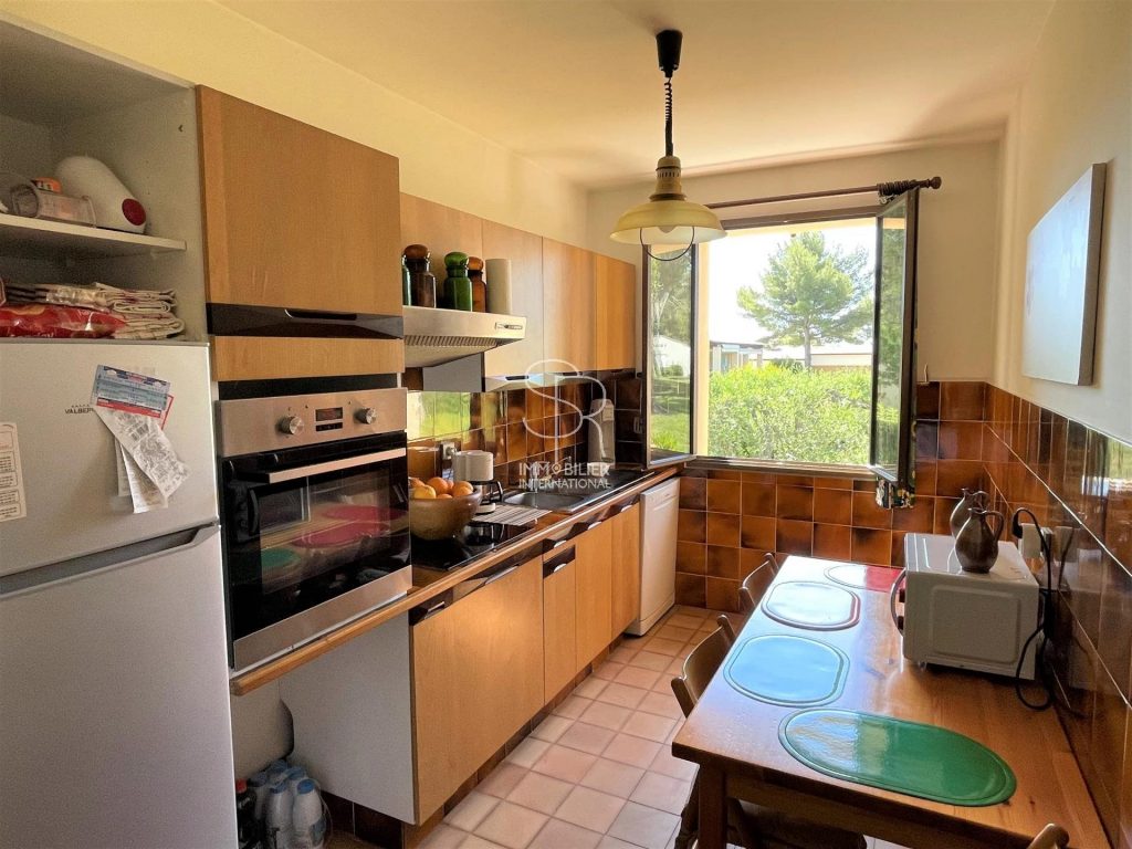 Appartement dans le fameux domaine des Hauts de Vaugrenier – 2 pièces – 1 chambre – 61 m²