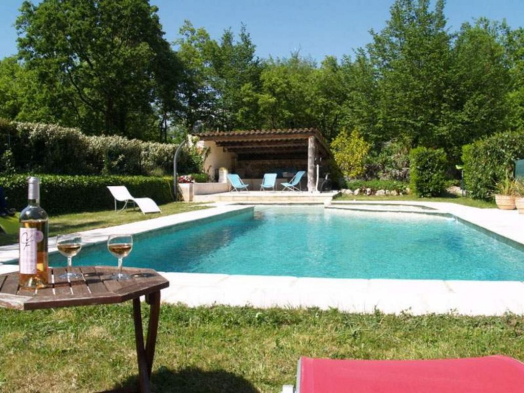 Propriété – 8 pièces – 6 chambres – 350 m²