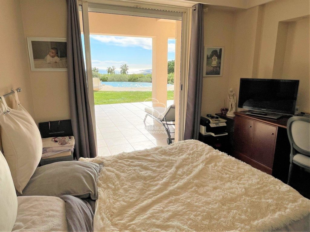 Sublime villa moderne indépendante – 5 pièces – 4 chambres – 195 m²