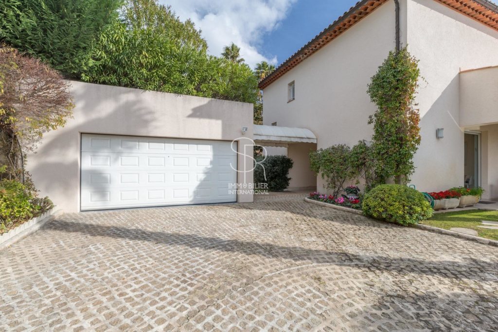 Sublime villa moderne indépendante – 5 pièces – 4 chambres – 195 m²