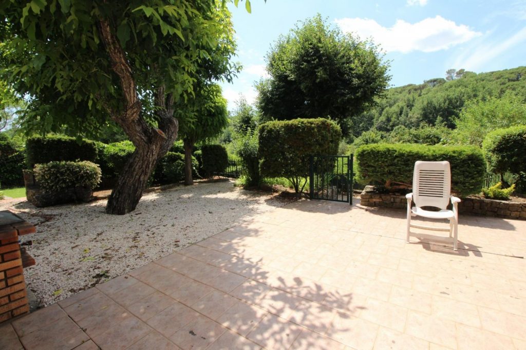 Propriété avec prieuré et autres dépendances – 6 pièces – 5 chambres – 175 m²