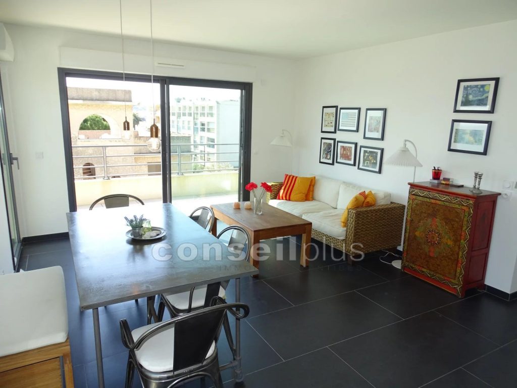 Appartement climatisé – 3 pièces – 2 chambres – 50 m²