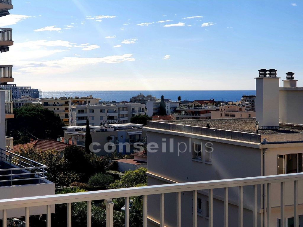 Appartement dans immeuble récent – 4 pièces – 3 chambres – 108 m²