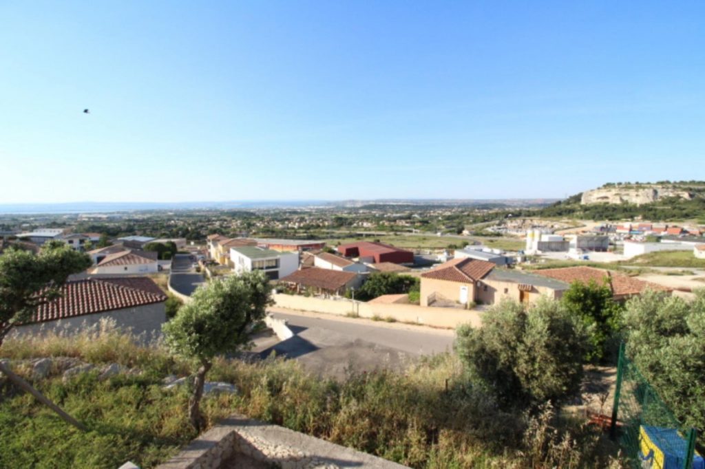 Villa comprenant de 5 appartements – 11 pièces – 6 chambres – 384 m²