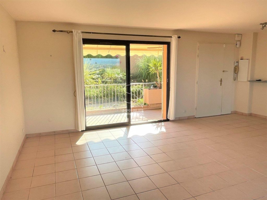 Appartement traversant – 5 pièces – 3 chambres – 107 m²