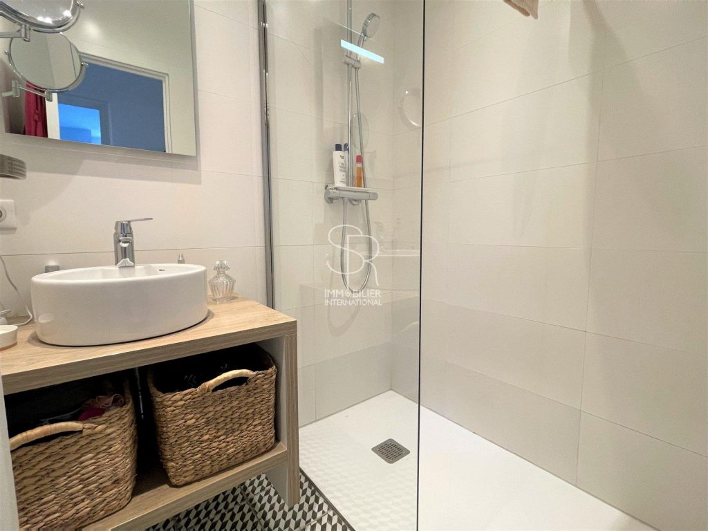 Appartement – 4 pièces – 3 chambres – 101 m²