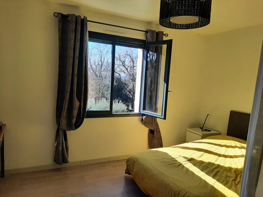 Maison – 6 pièces – 3 chambres – 177 m²