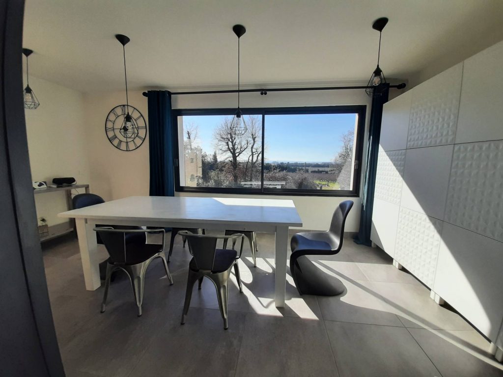 Maison – 6 pièces – 3 chambres – 177 m²