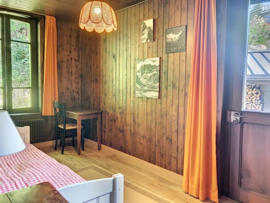 Maison – 7 pièces – 6 chambres – 200 m²