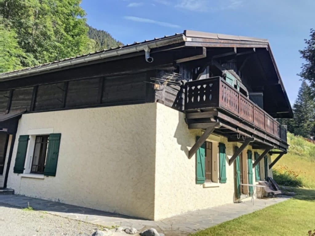 Maison – 7 pièces – 6 chambres – 200 m²