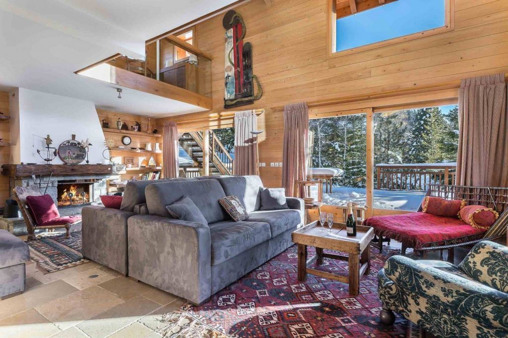 Chalet individuel avec accès direct aux pistes de ski – 6 chambres – 12 voyageurs – 300 m²