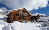 Chalet individuel avec jacuzzi extérieur et sauna – 7 chambres – 12 voyageurs – 230 m²