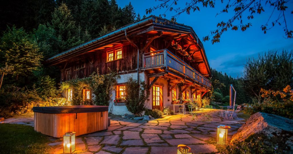 Chalet individuel avec hammam, jacuzzi extérieur et sauna – 5 chambres – 13 voyageurs – 400 m²