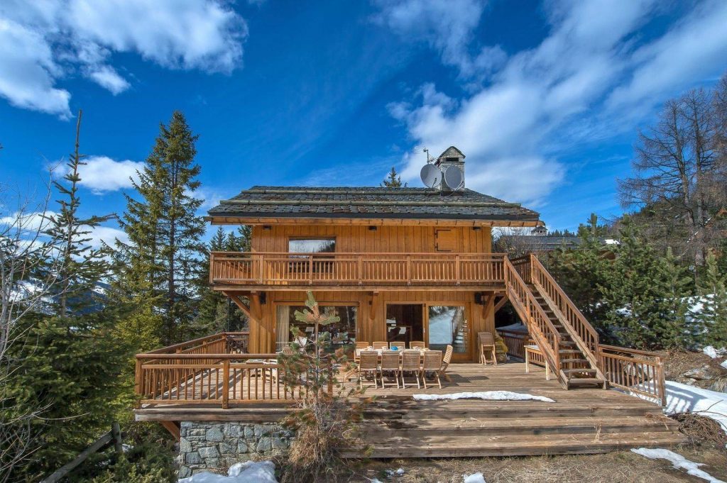 Chalet individuel avec accès direct aux pistes de ski – 6 chambres – 12 voyageurs – 300 m²