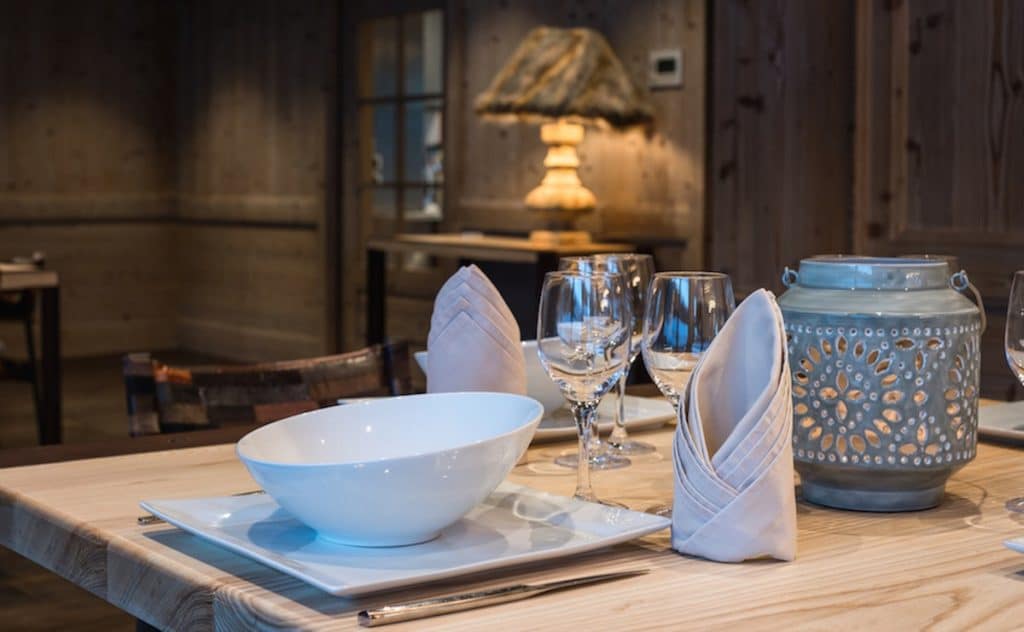 Chalet luxe avec hammam, piscine intérieure privée chauffée, sauna, salles de massage, de sport et de cinéma  – 7 chambres – 20 voyageurs – 1100 m²