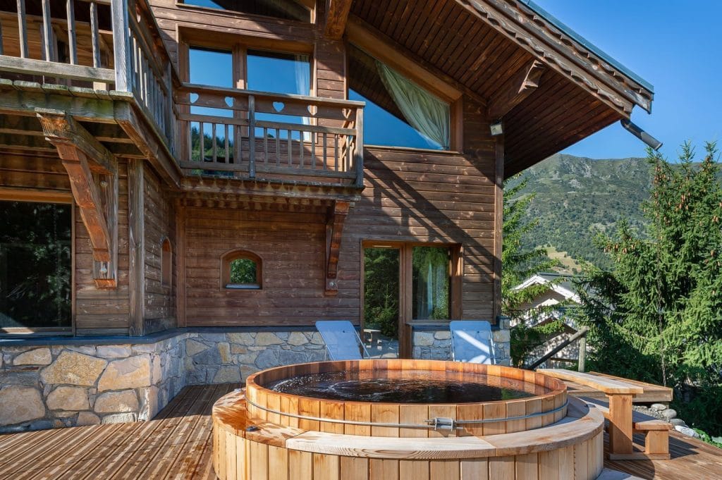 Chalet individuel avec hammam, jacuzzi extérieur, salle de massage – 7 chambres – 15 voyageurs – 320 m²