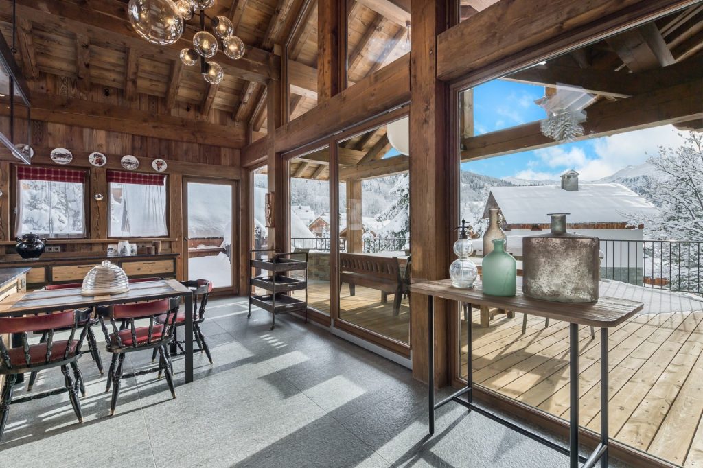 Chalet luxe avec hammam et piscine intérieure chauffée – 6 chambres – 14 voyageurs – 660 m²