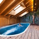 Chalet luxe avec hammam, piscine intérieure privée chauffée, sauna, salles de massage, de sport et de cinéma  – 7 chambres – 20 voyageurs – 1100 m²