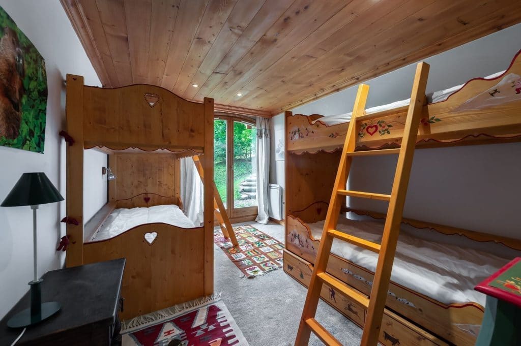 Chalet individuel avec hammam, jacuzzi extérieur, salle de massage – 7 chambres – 15 voyageurs – 320 m²