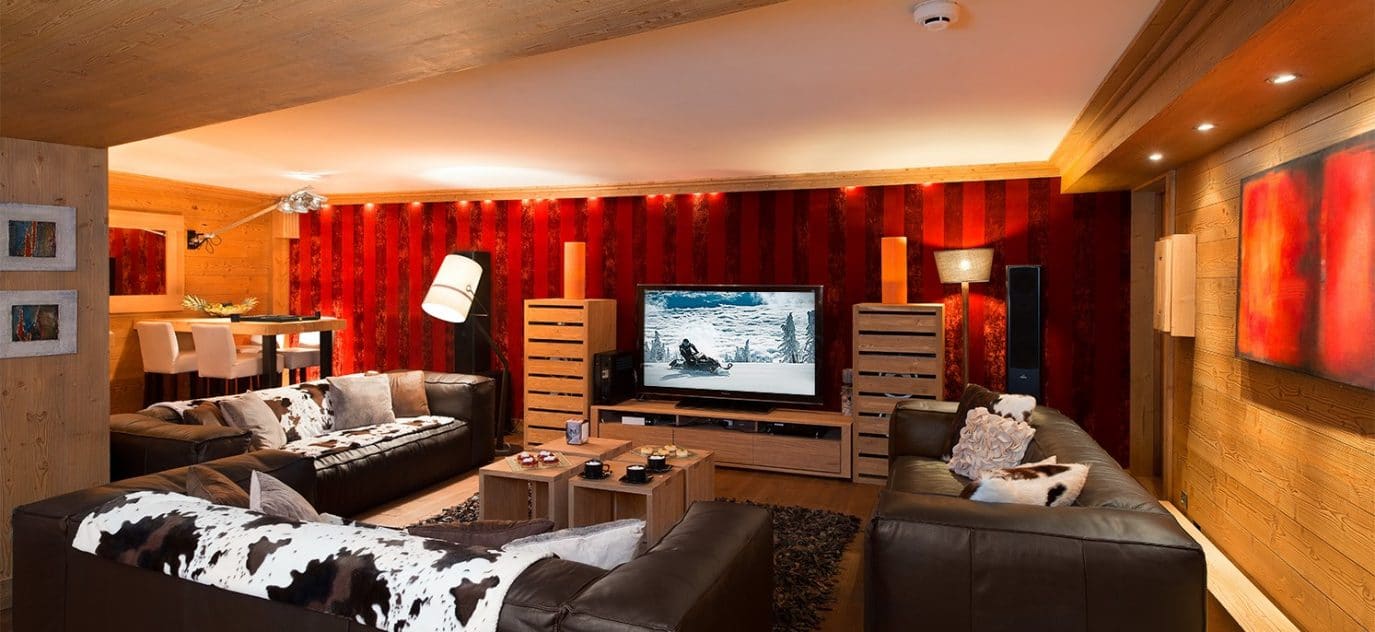 Chalet luxe avec hammam, piscine intérieure privée chauffée, sauna, salles de massage, de sport et de cinéma  – 7 chambres – 20 voyageurs – 1100 m²